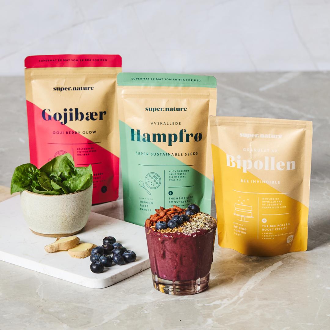 Image of Supernature Goji, Hamp and Bipollen and a smoothie.